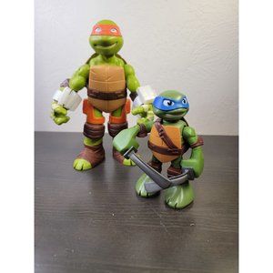 Teenage Mutant Ninja Turtles Michelangelo and Leo